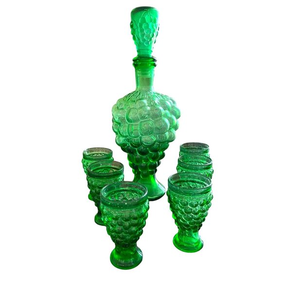 Vintage Green Glass Decanter Set With Hobnail Pattern & 6 Matching Cups 10" Deca - Picture 1 of 6